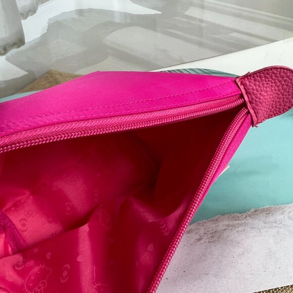 Hello Kitty MAKEUP BAG - Picture 7 of 10